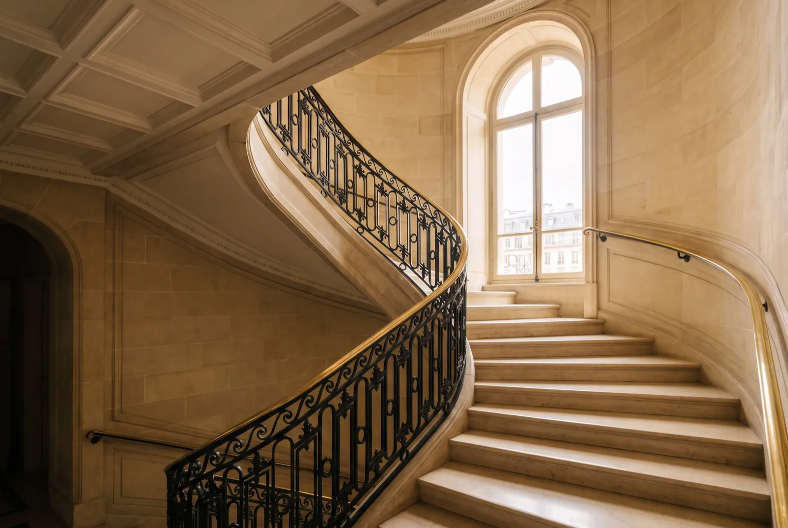 Cage d'escalier d'immeuble entretenue à Genève